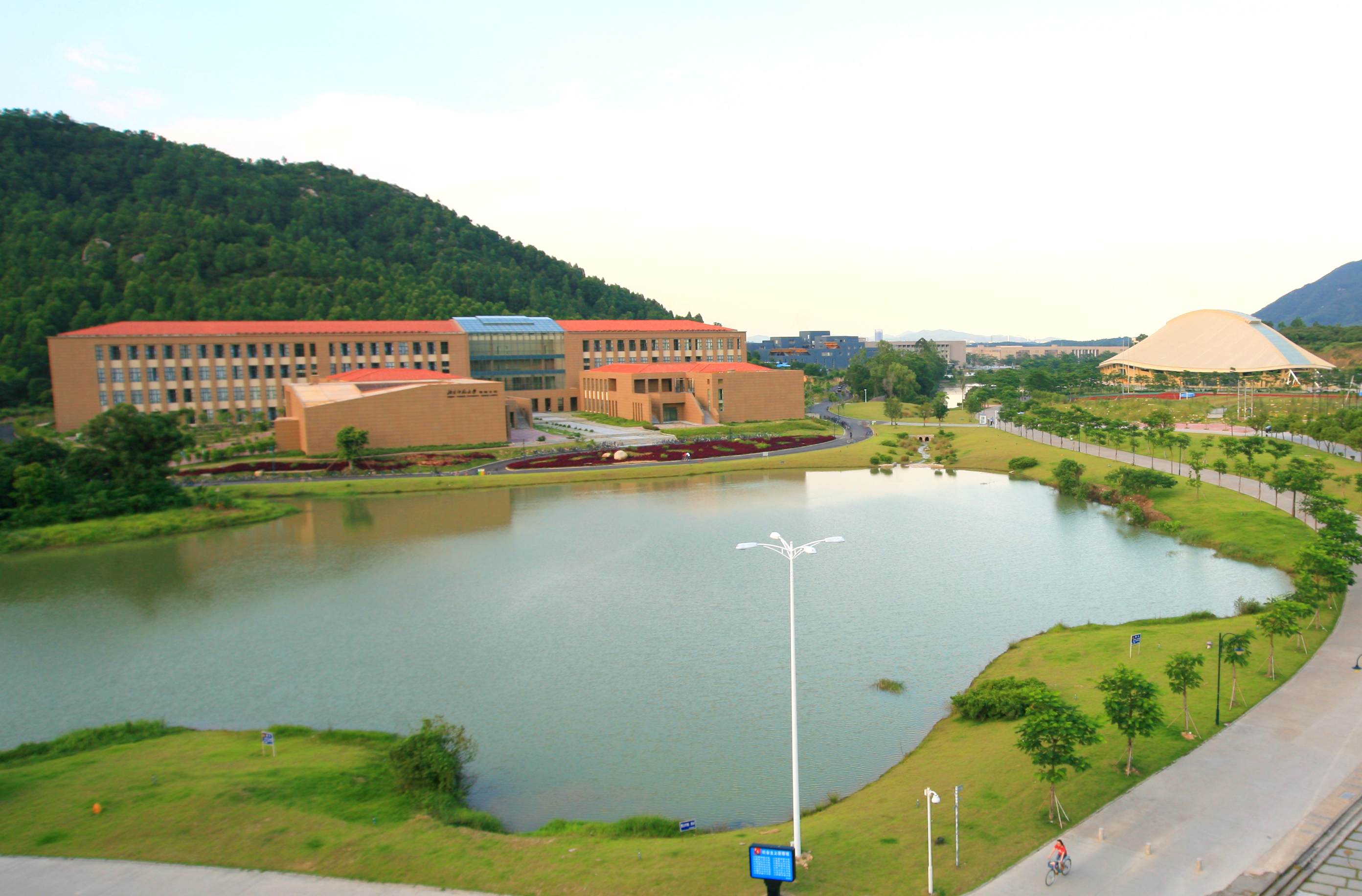 20060518-丽泽楼新旧照片.JPG